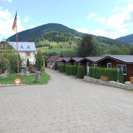 Pension, Camping & Biker Station Zur Deutschen Eiche Ciocanesti Esterno foto
